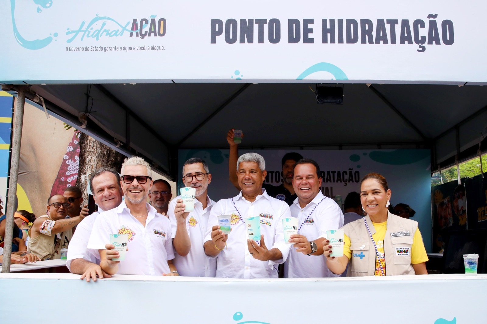 Carnaval do cuidado: governador visita Ilha de Hidratação no Campo Grande e destaca importância da ação