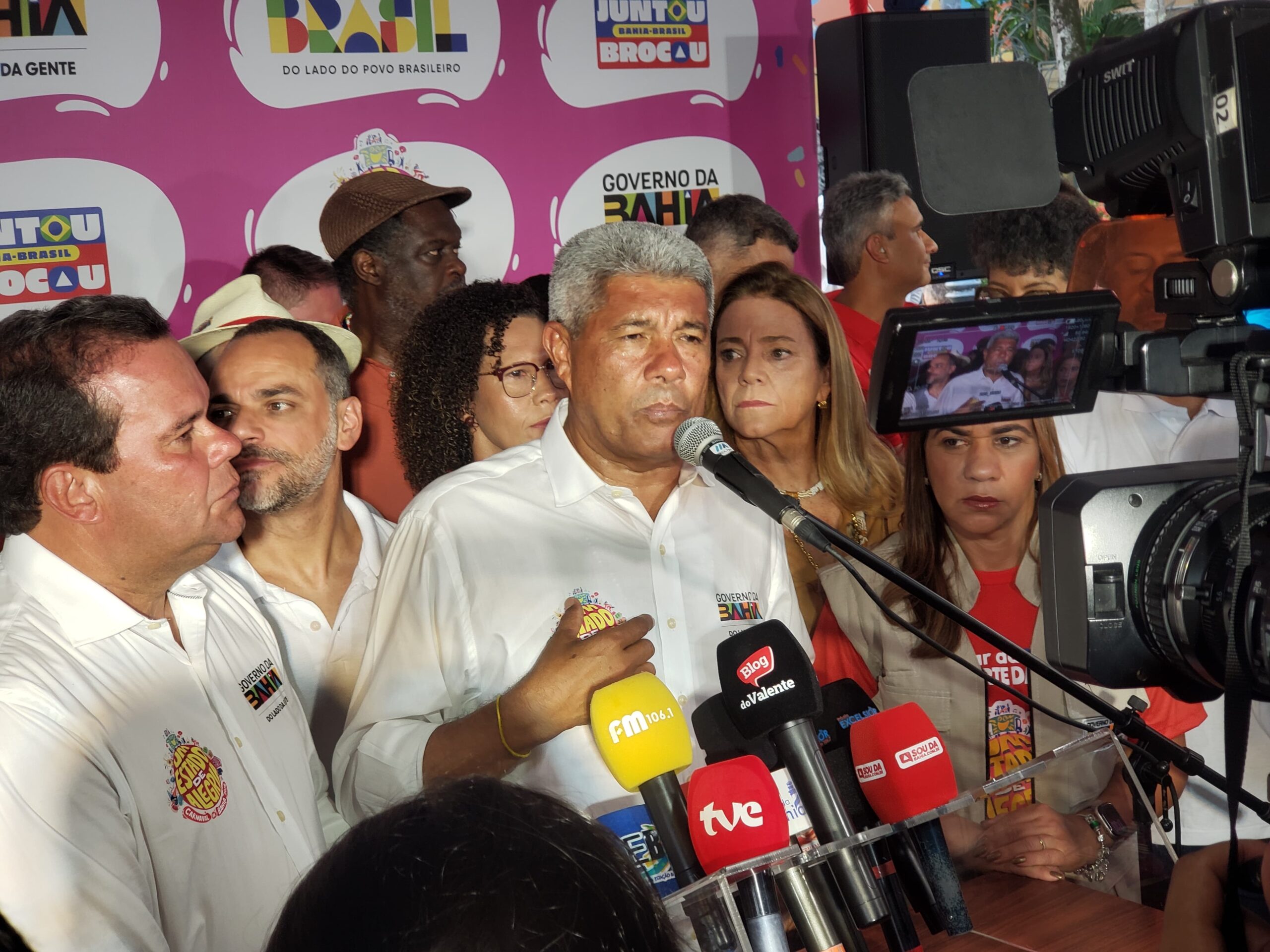 Jerônimo recebe bispo da Universal e nega pauta política: “Devolução de gentileza”