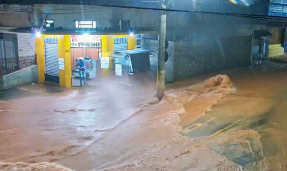 Chuvas intensas no sudoeste já somam 22 mortos