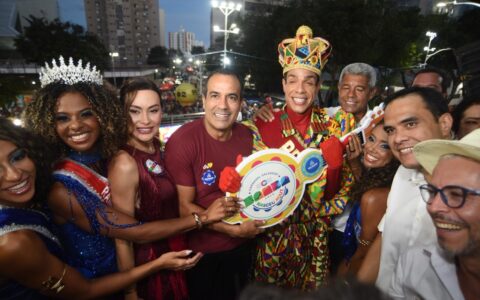 Imagem do post Bruno Reis entrega chave ao Rei Momo e abre oficialmente o Carnaval de Salvador