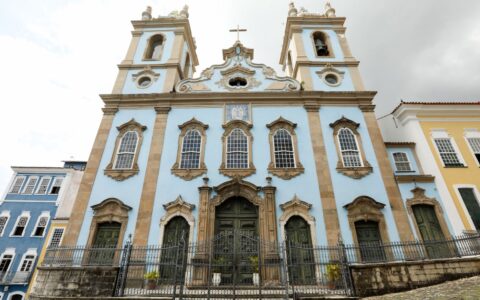 Imagem do post A igreja do Rosário não pede licença ao Largo do Pelourinho, ela o reescreve