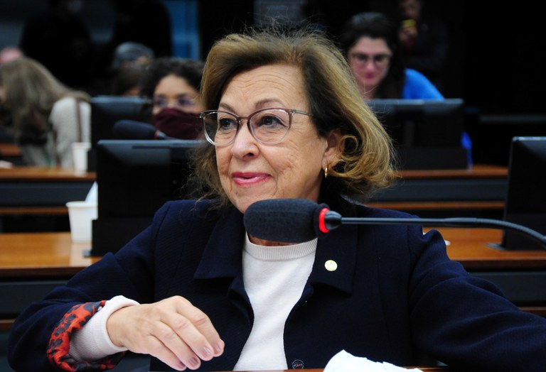 “Eu não mudo de lado”: Lídice da Mata nega qualquer aproximação com a oposição