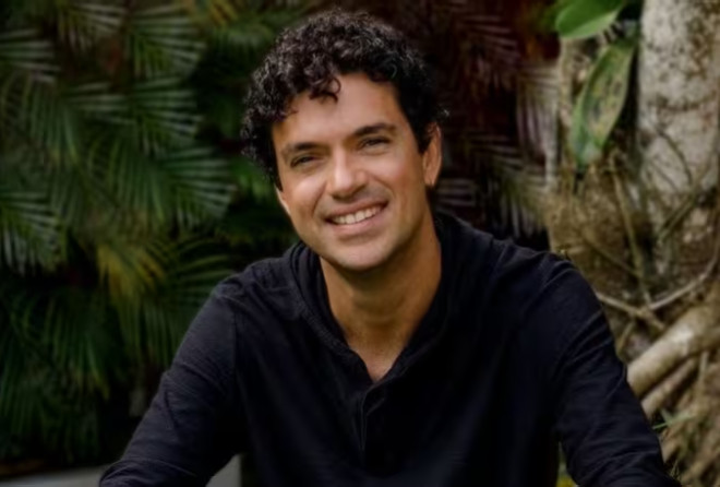 Jorge Vercillo recebe título de Cidadão de Salvador em sessão solene na Câmara