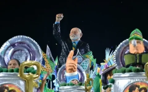 Imagem do post Escola que homenageou Lula é multada no Carnaval do Rio; veja quem mais foi penalizado