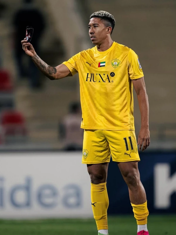 Do Bahia ao mundo: atacante chega ao sétimo clube fora do Brasil aos 26 anos