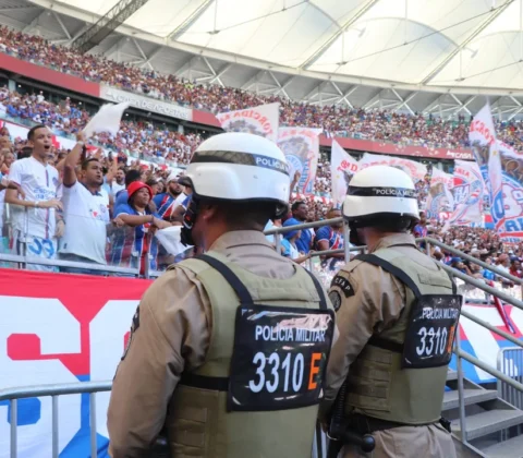 Imagem do post Torcedor do O’Higgins é preso por gesto racista na Fonte Nova durante eliminação do Bahia