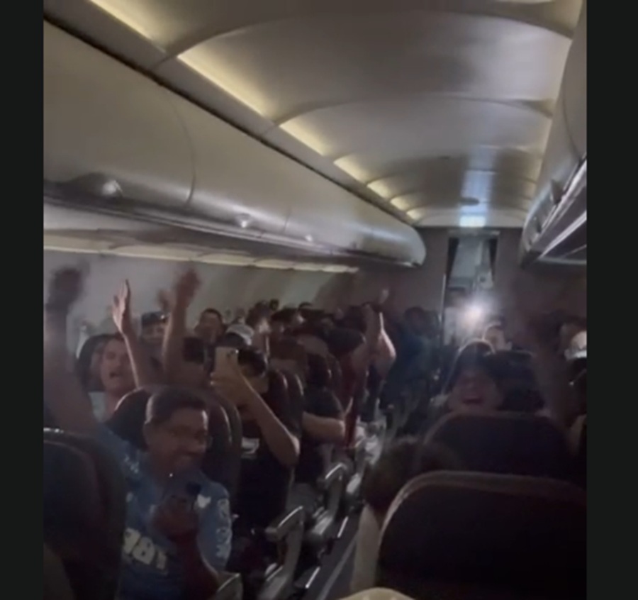 Imagem do post Torcida do O’Higgins faz festa em voo para Salvador antes de decisão contra o Bahia