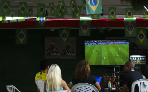 Imagem do post TV 3.0 vai mudar tudo: assistir jogo sem narrador e só com o som do estádio será possível