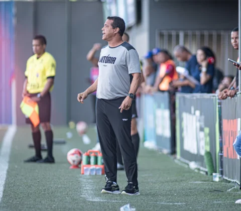 Imagem do post Rodrigo Chagas celebra primeira vitória do Vitória em 2026 e admite alívio: “O caminho é esse”