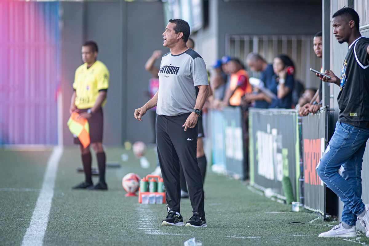 Rodrigo Chagas celebra primeira vitória do Vitória em 2026 e admite alívio: “O caminho é esse”