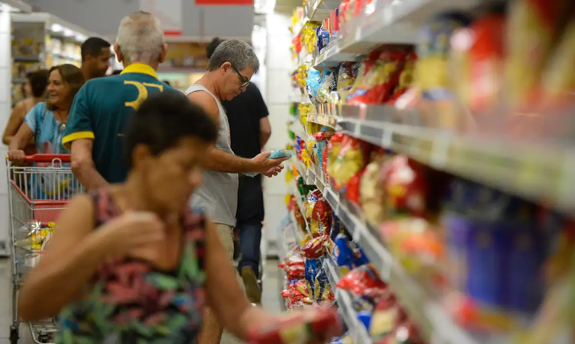 Supermercados vão fechar aos domingos? Veja o que muda em Salvador