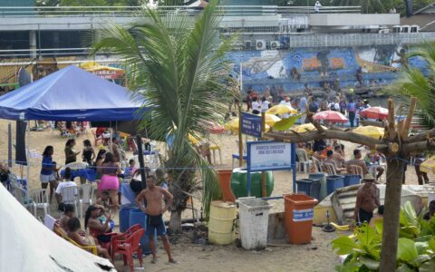 Imagem do post Limpurb realiza ação de conscientização ambiental na Praia da Preguiça em Salvador