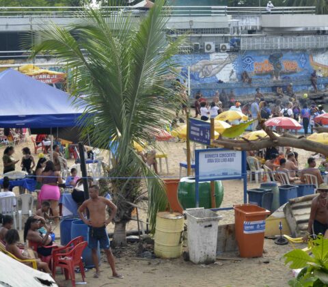 Imagem do post Limpurb realiza ação de conscientização ambiental na Praia da Preguiça em Salvador