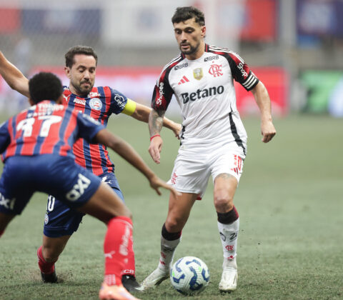 Imagem do post Sem celular e com concentração antecipada: técnico impõe novas regras no Flamengo