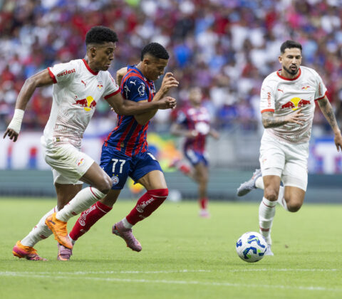 Imagem do post De olho na vice-liderança, Bahia encara o Bragantino na Fonte Nova; veja onde assistir