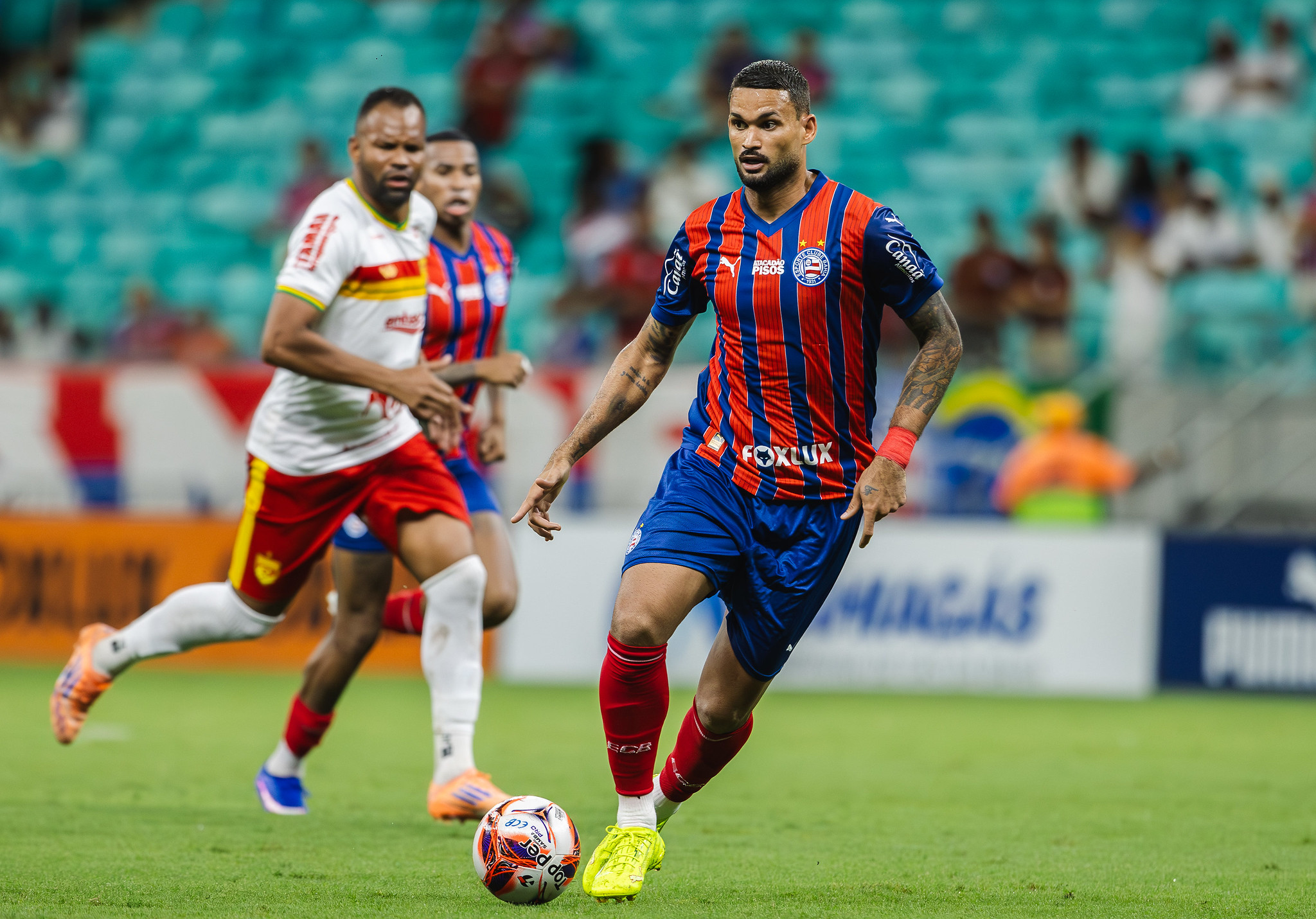 De pênalti e para a história: Willian José ultrapassa Everaldo e entra no top 4 da Fonte Nova