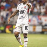 Vitória volta a sofrer gol após abrir o placar e Marinho admite vacilo no Ba-Vi