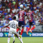 Ba-Vi repete roteiro: Bahia marca de cabeça e Vitória admite falha em lance treinado