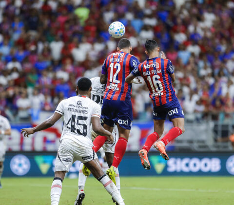 Imagem do post Ba-Vi repete roteiro: Bahia marca de cabeça e Vitória admite falha em lance treinado