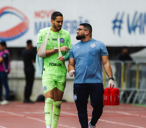 Imagem do post Alívio no Bahia! Ronaldo tranquiliza torcida após susto e descarta cirurgia