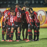 CRB x Vitória: tudo sobre o duelo decisivo com escalações, transmissão e desfalques