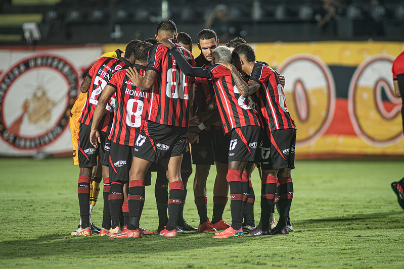CRB x Vitória: tudo sobre o duelo decisivo com escalações, transmissão e desfalques