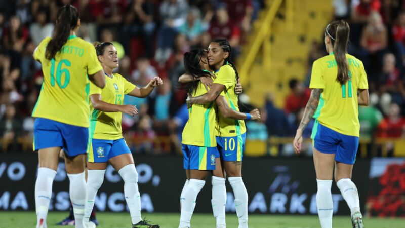 Lula propõe isenção de ISS para serviços ligados à Copa do Mundo Feminina de 2027