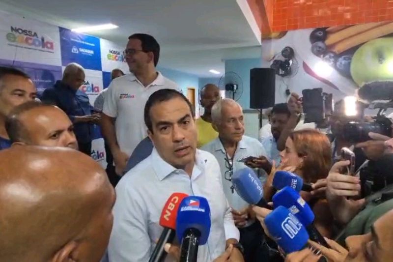 Ano letivo da rede municipal vai até 2027 e professores terão reajuste retroativo, diz Bruno Reis