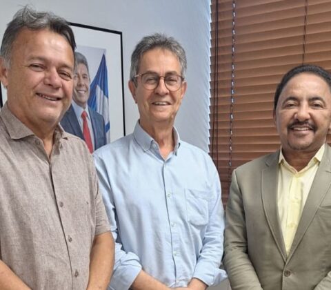 Imagem do post Deputado Roberto Carlos acompanha projetos para Uauá em agenda na Seinfra