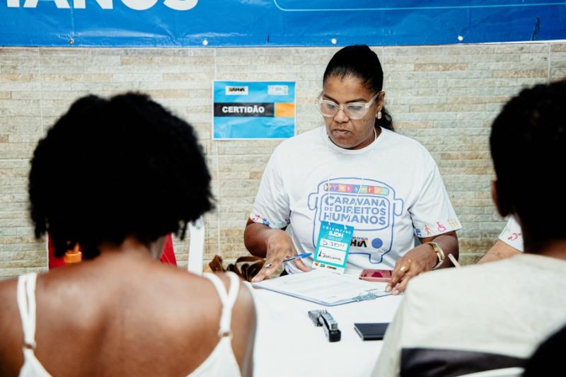 Caravana de Direitos Humanos leva serviços e registra mais de mil atendimentos na Feira de São Joaquim