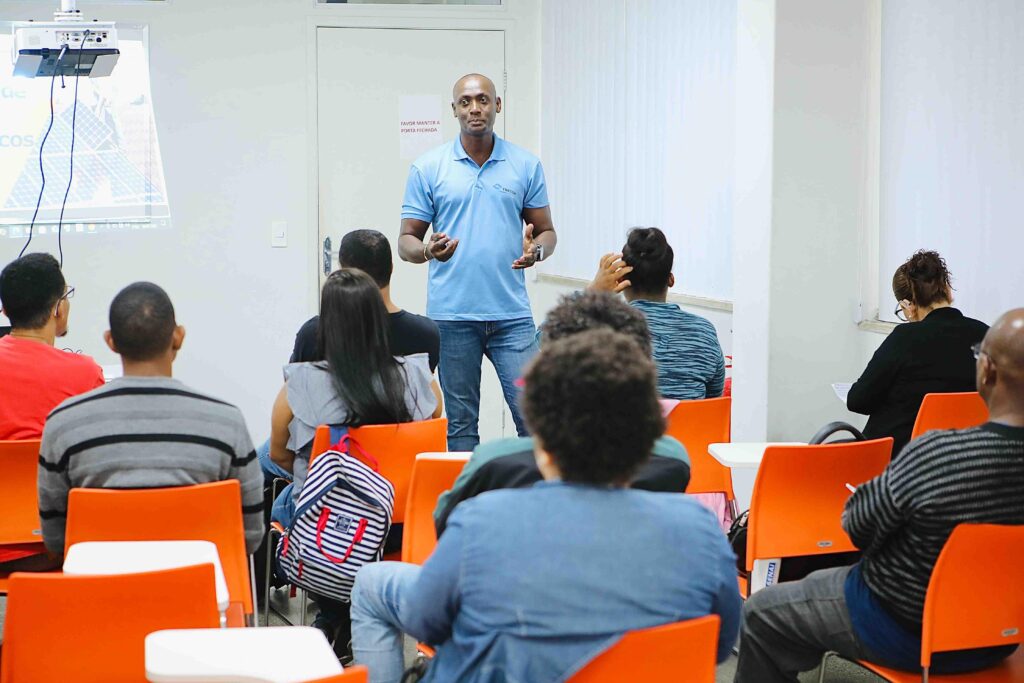 Salvador abre inscrições para curso gratuito de Mecânico Eletricista de Automóveis