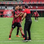 Treinador do Vitória anuncia saída e manda recado: “Princípios serão inegociáveis”