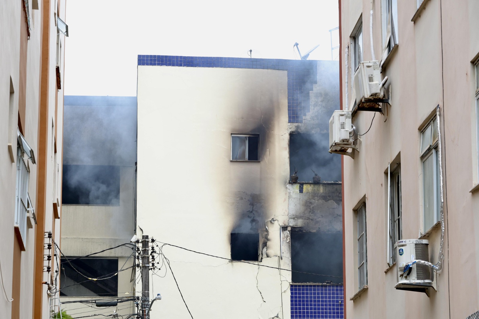 Defesa Civil de Salvador reavalia prédio atingido por explosão e incêndio no Stiep