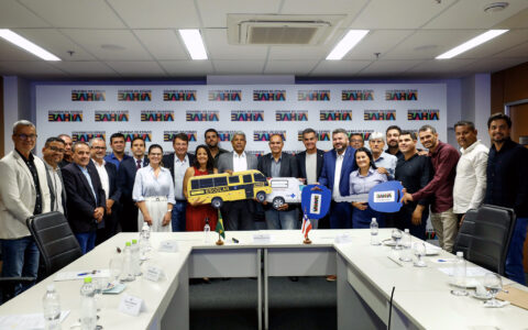 Imagem do post De ambulância a ônibus escolar: Jaborandi recebe pacote de investimentos na governadoria