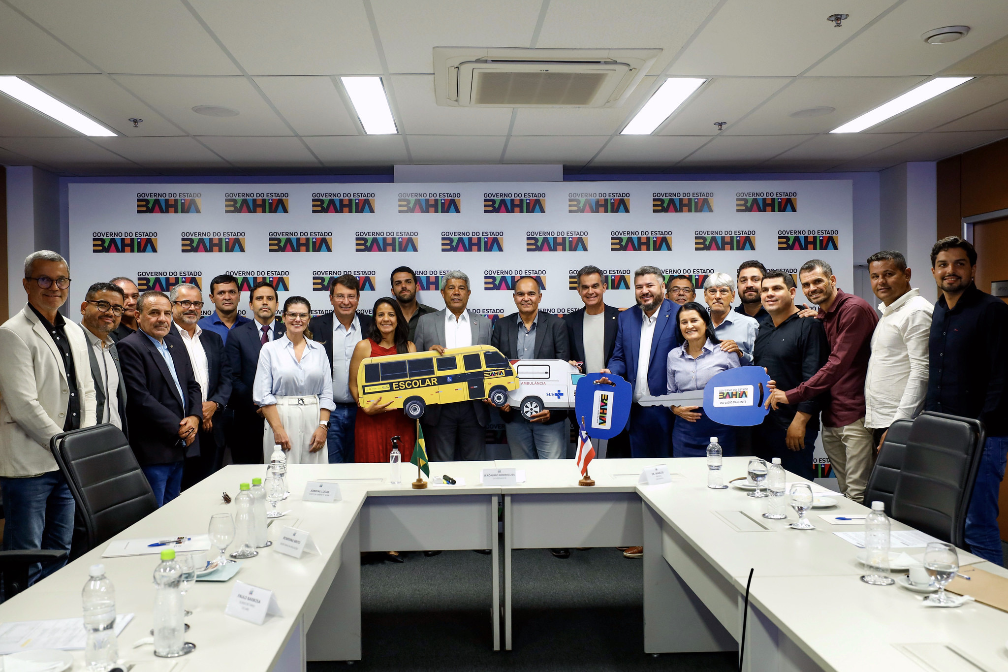 De ambulância a ônibus escolar: Jaborandi recebe pacote de investimentos na governadoria