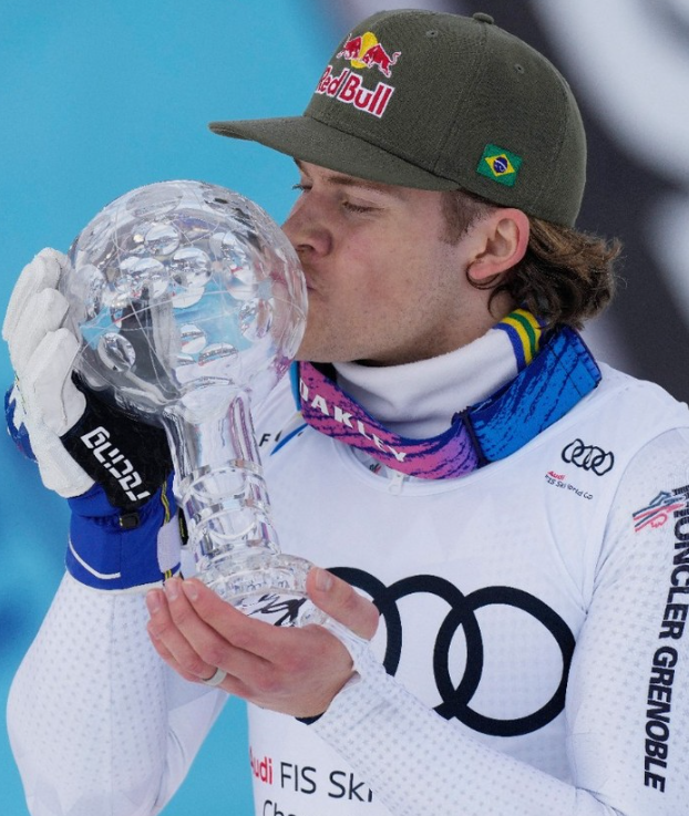 Lucas Pinheiro conquista título mundial após ouro olímpico