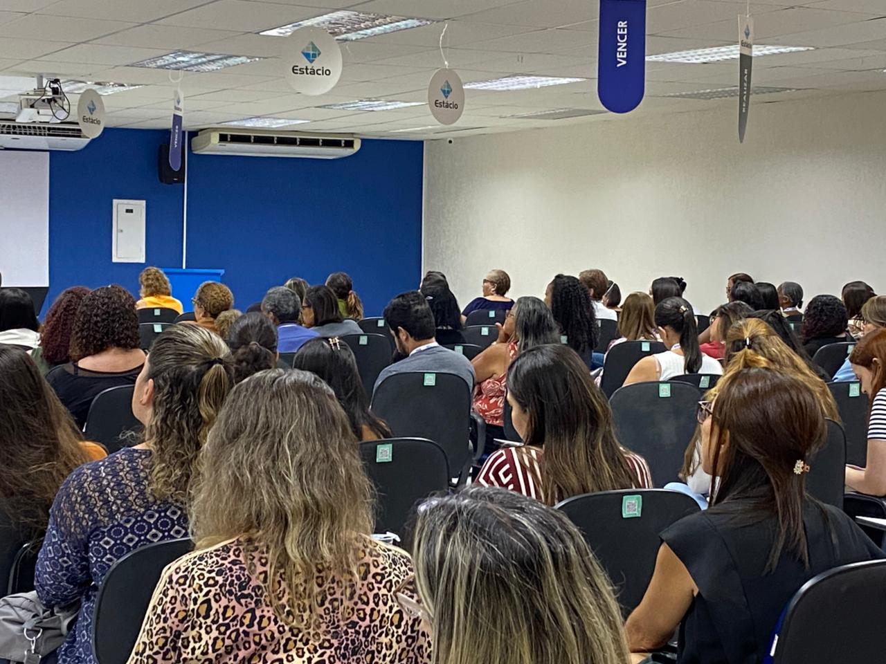 Março Mulher: Salvador reúne 300 profissionais em seminário para fortalecer saúde feminina no SUS