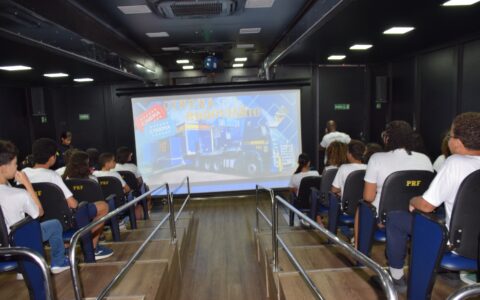Imagem do post PRF reforça prevenção de acidentes com ações em Capim Grosso