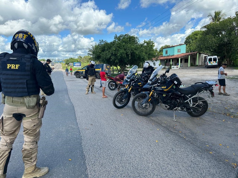 PRF apreende mais de 50 motos em operação na Bahia e reforça fiscalização nas rodovias