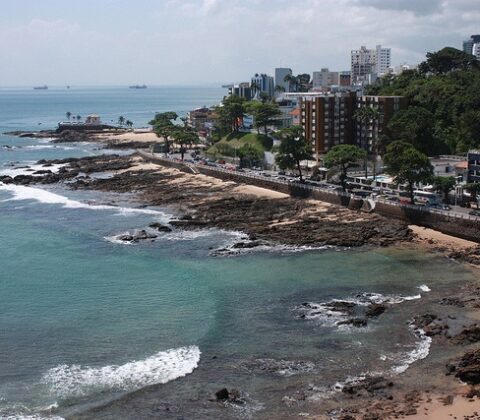 Imagem do post Chuvas fortes arrastam lixo e sujeira para praias de Salvador