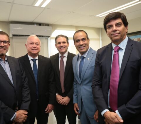 Imagem do post Bruno Reis participa de homenagem a Hugo Motta e César Borges no TCM