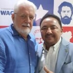 Deputado Roberto Carlos parabeniza Jaques Wagner pelo aniversário