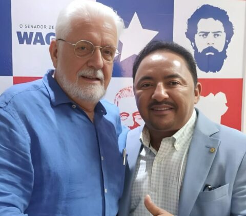 Imagem do post Deputado Roberto Carlos parabeniza Jaques Wagner pelo aniversário