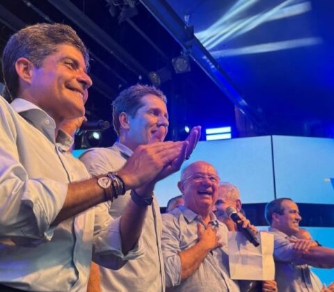 Imagem do post ACM Neto lança candidatura ao governo e faz afagos a Zé Ronaldo