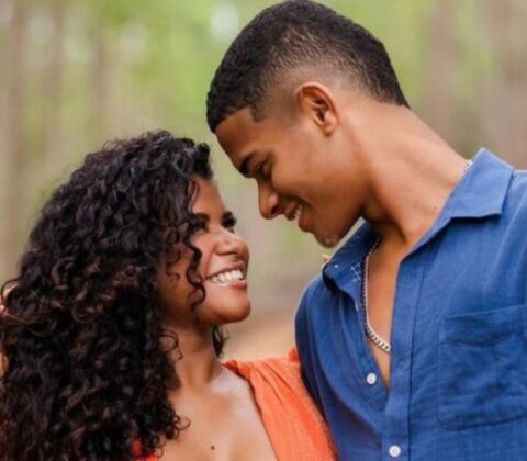 Imagem do post Marido sai em defesa de Sheuba: “Barriga de grávida não é corrimão”