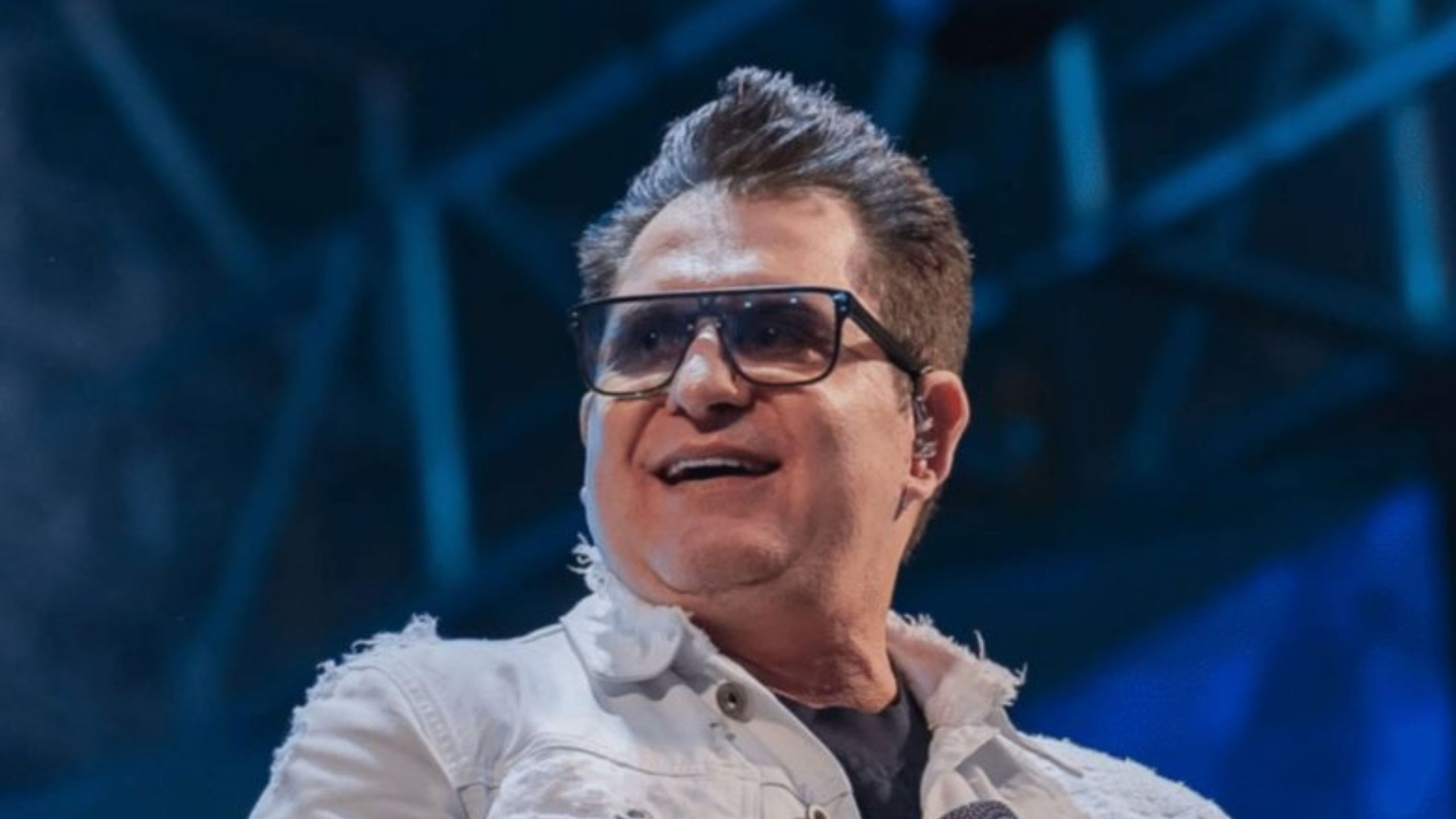 Cantor Marrone volta ao hospital após cirurgia no anus; saiba detalhes