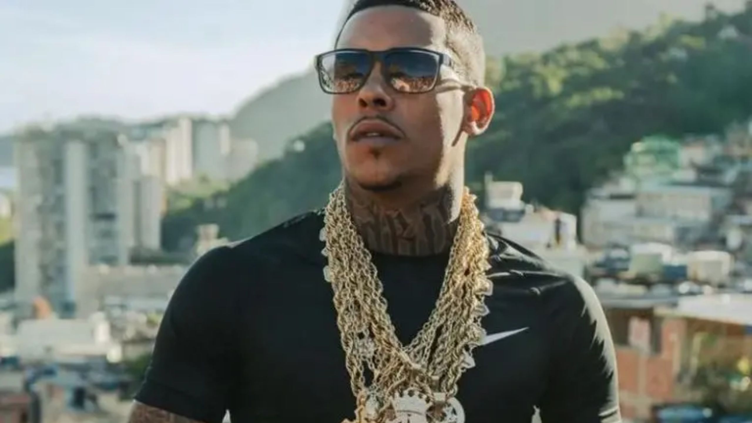 MC Poze do Rodo é feito de refém após ter casa invadida no Rio de Janeiro