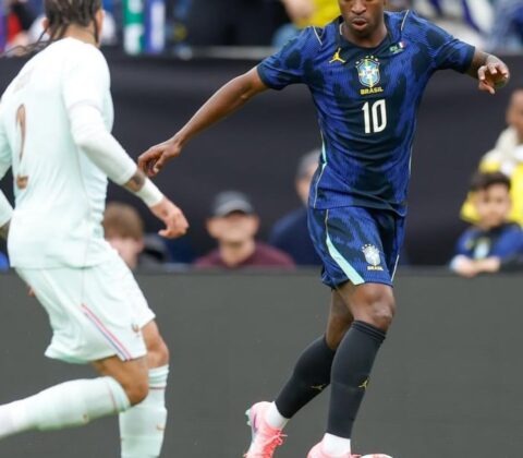 Imagem do post Alívio na Seleção! Vini Jr se recupera, volta aos treinos e deve ser titular contra a Croácia 