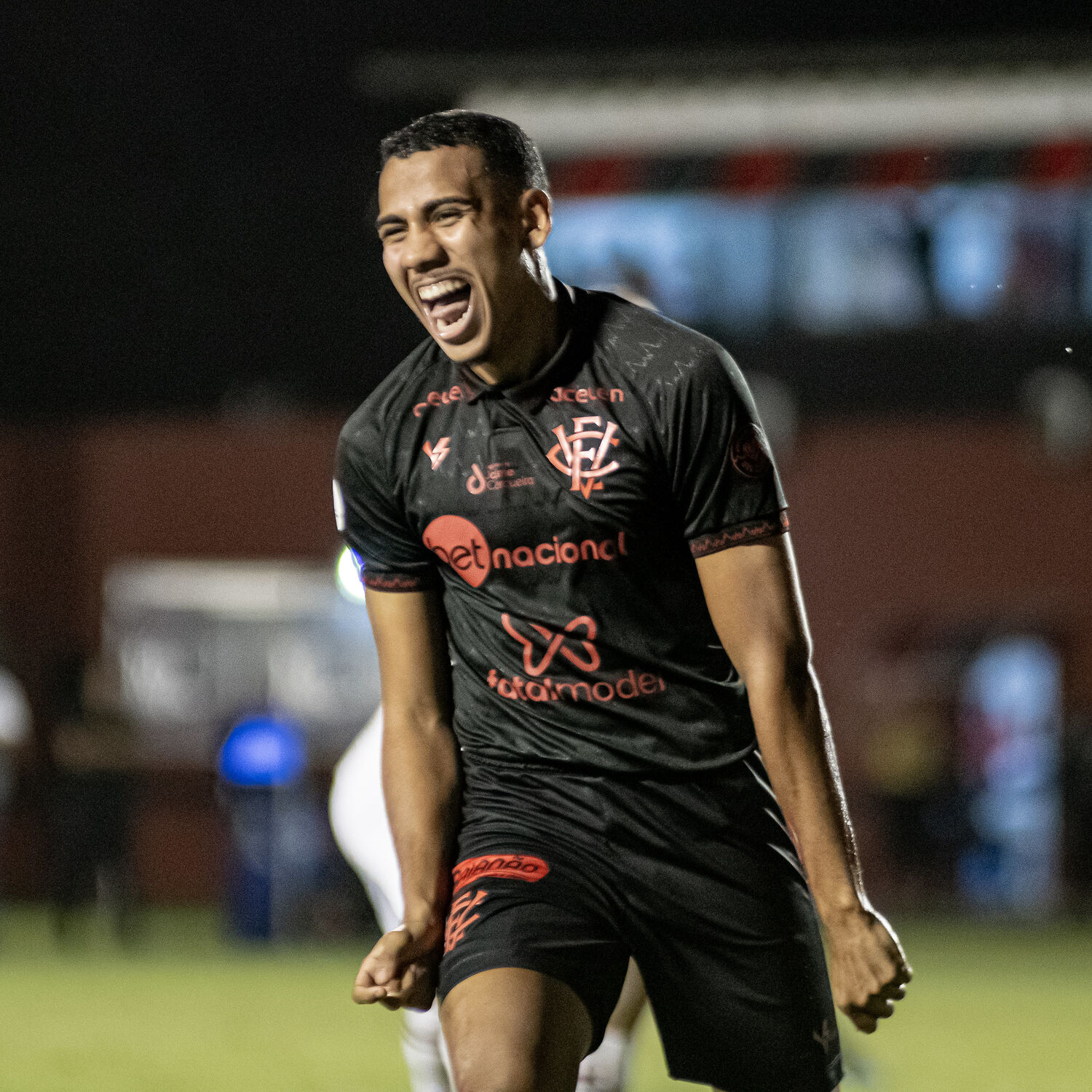 Xodó da torcida do Vitória muda de clube e destino surpreende torcedores