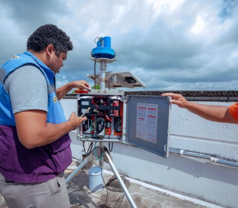 Imagem do post Lauro monitora alerta do Inmet e reforça cuidados com banho de mar durante chuvas